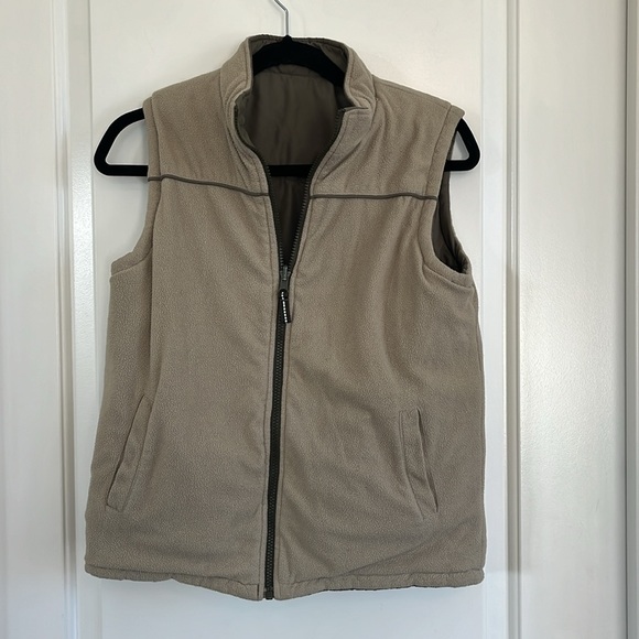 Unbranded boys reversible fall/winter vest (please see measurements) - Picture 6 of 9